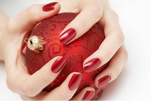 Празничен маникюр в домашни условия