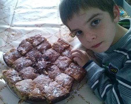 Ябълков сладкиш с орехи