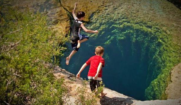 Хипнотичният кладенец на Яков, който поглъща водолази (снимки)