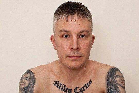 Фен посвети 22 татуировки на Майли