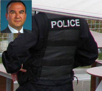 Полиция нахлу при кмета на Своге