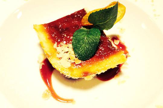 Чийзкейк със сладко от ягоди