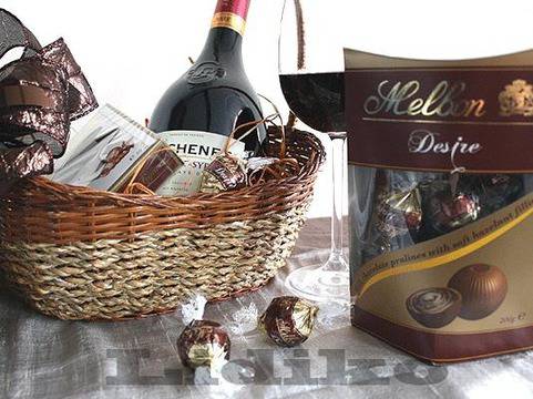 Напиши какво искаш от Дядо Коледа и спечели подаръчна кошница с винено изкушение и шоколад