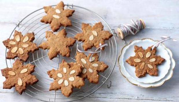 Коледни бисквитки за трапезата и елхата