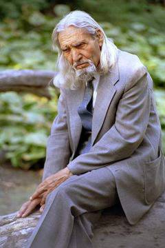 Последното интервю на Ваклуш Толев: Все още някои депутати са в маймунски стадий