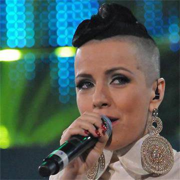 Поли Генова пя на площада в Русе