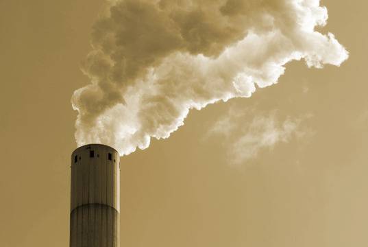Китай вдига стандартите за производство на цимент, батерии и метали в опит за борба със замърсяването