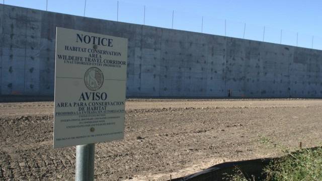 Турция строи нова стена по границата със Сирия