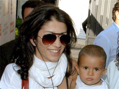 Доведената дъщеря на Георги Лозанов се сгоди за сина на Валери Запрянов