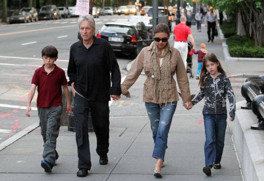 Майкъл Дъглас и Катрин Зита-Джоунс се събраха видяна 3765 коментари 1