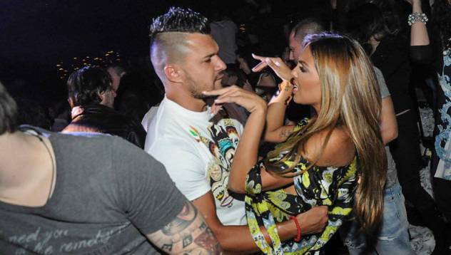 Вижте как посрещнаха Нова година Николета, Валери, Азис и Петко! видяна 12301 коментари 10