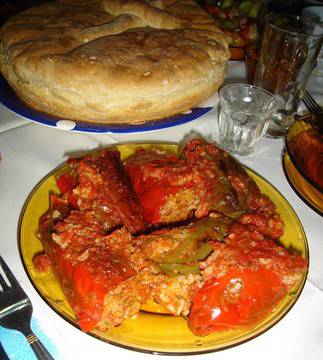 Пълнени постни чушки