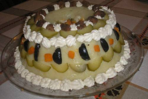 Картофена торта с пълнеж от мини кюфтенца