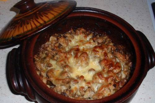 Свинско с гъби и кашкавал