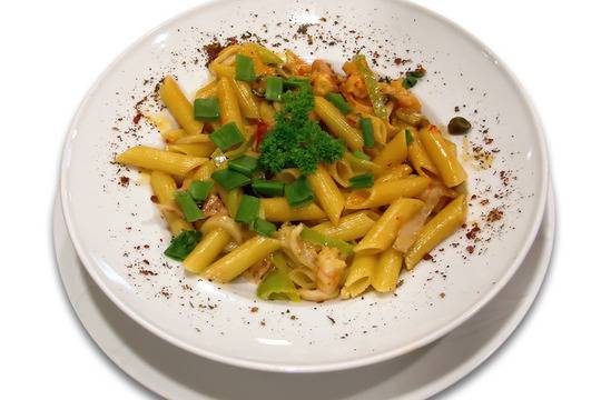 Пене с пресен лук, скариди и каперси