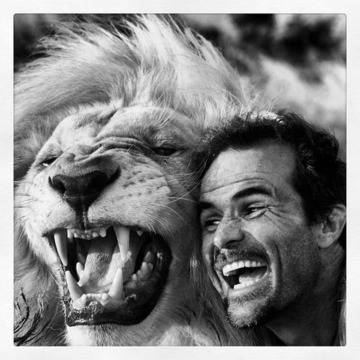 Невероятната история на Говорещия с лъвове