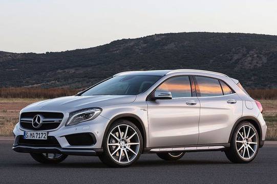 Mercedes GLA 45 AMG на автомобилно изложение в Детройт