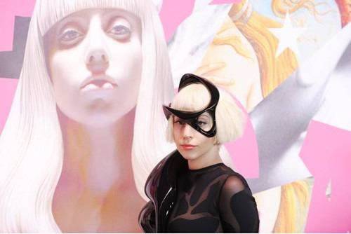 Лейди Гага ще открива музей на Майкъл Джексън