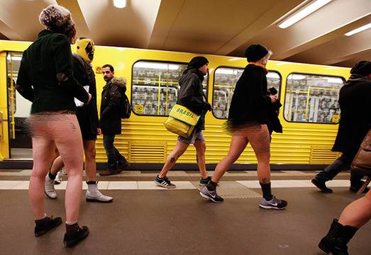 Световен разврат: Неделя всички без панталони в метрото