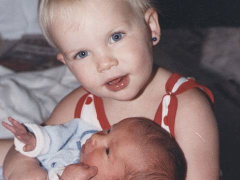 Как да подготвим детето за идването на новороденото в семейството?