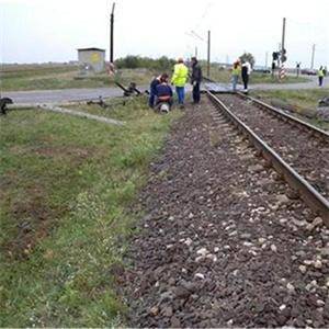 Товарен влак дерайлира между гарите Яна и Мусачево 868