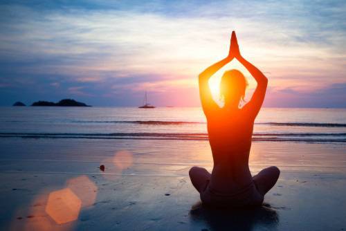 Инструкторка засне йога пози гола