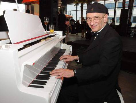 Композиторът Александър Кипров на 63 г.: Отчаян оптимист съм и напук на всичко очаквам през 2014-а нещата у нас да започнат…