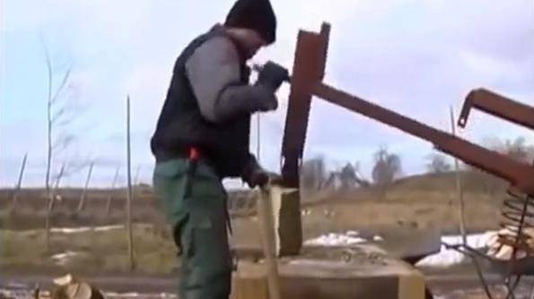 Най-невероятното изобретение за цепене на дърва (ВИДЕО)