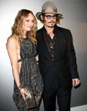 Ванеса Паради нападна Амбър Хърд! видяна 4249 коментари 6