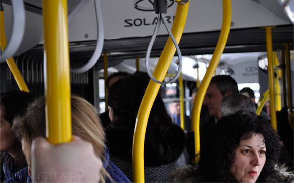 Депутатите удължиха срока за касовите апарати в автобусите