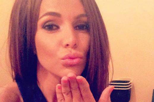 Клъцни, срежи: Алисия и силата на пластичната хирургия