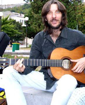 Текстописецът легенда Иван Ненков: Авторът, написал текста на „Бургаски вечери“, умря в мизерия, а композиторът на музиката…