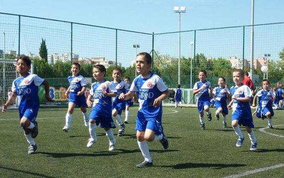 Детски футболен клуб „Звездичка“ сключи договор за партньорство с италианска футболна школа