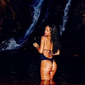 Риана иска по-голямо дупе