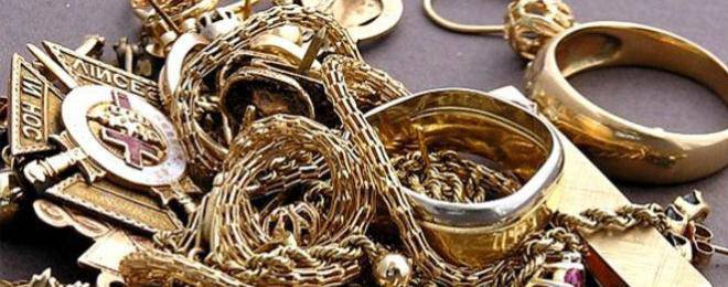 Почистване на златни и сребърни бижута