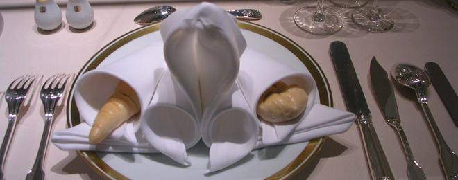 Как се сгъват салфетки за маса