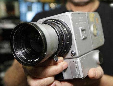 Обявяват на търг последния оцелял фотоапарат от мисиите „Аполо“