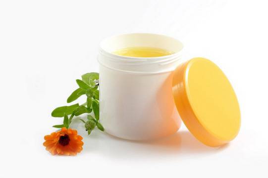 Домашен мехлем от невен