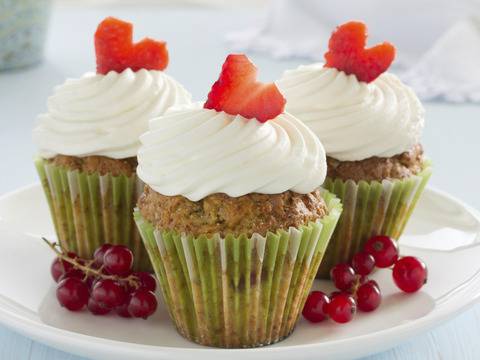 Любовни мъфини с ягоди и шампанско