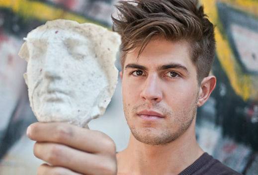 Ужас! Малкият Иво Аръков само 11 сантиметра