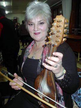 Иванка Паунова: Чалгата никога не може да измести хубавата народна песен