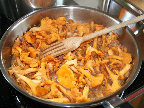 Яхния от картофи и гъби