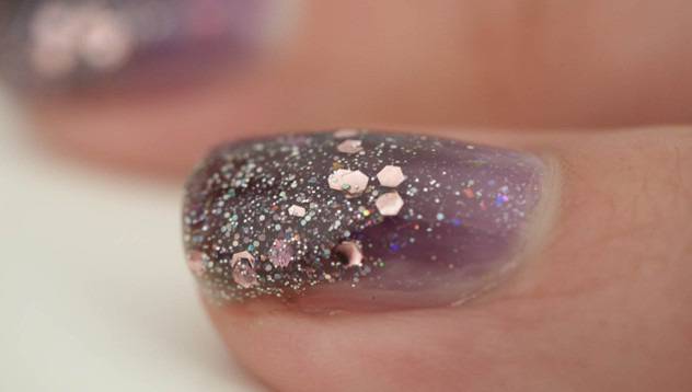 Омбре маникюр с бляскав ефект видяна 3511 коментари 0