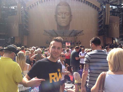 Лазар от бившата група “032“ с втори трибют на Роби Уилямс