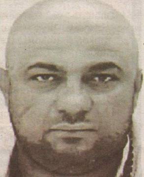 Затворник подпали колата на надзирател