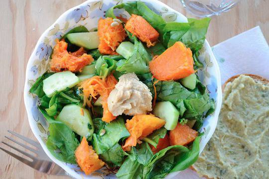 Салата от спанак с печена тиква здравословно