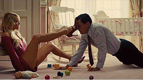 Божествените секси GIF-чета на мацката от „Вълкът от Уолстрийт“