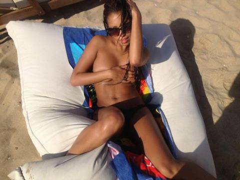 Бивше гадже на Криско показа гола плът