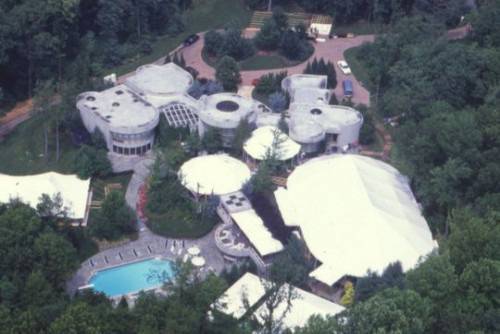 Продават имението на Уитни Хюстън