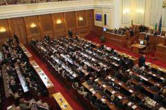 Депутати бълваха простотии и бисери в парламента